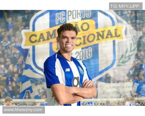 从贫困少年到足球巨星佩佩的励志成长之路